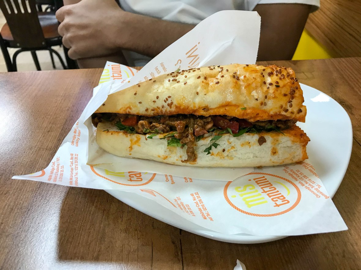 meat sandwich, mis tantuni, asian side, istanbul, turkey